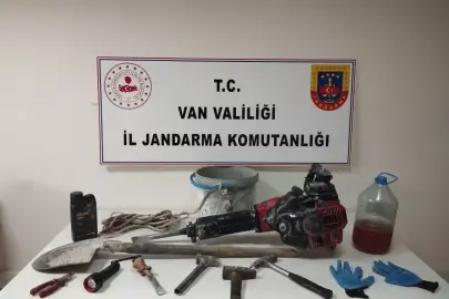 Van'da kaçak kazı yapan 4 kişi yakalandı