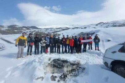 19 kişilik dağcı grubu Ağrı Dağı zirve tırmanışına başladı