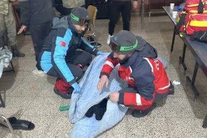 Başkale’de hipotermi şüphesi olan 2 göçmen kurtarıldı