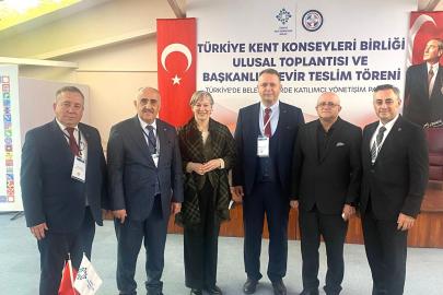 Başkan Tanfer, "Belediyelerde Katılımcı Yönetişim" paneline katıldı