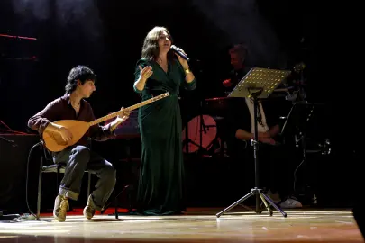 Bursa'da Serenad Bağcan ile 'Caz Pazarı'