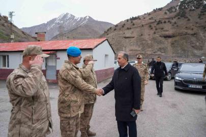 Hakkari Valisi’nden jandarmaya moral ziyareti