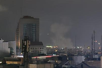 İran'ın başkenti Tahran'da art arda patlamalar meydana geldi