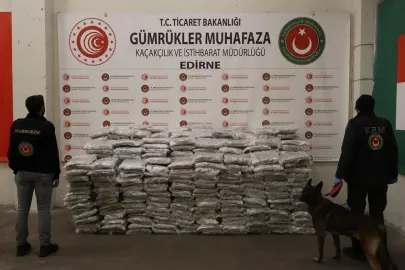 Kapıkule'de 1,4 ton esrar ele geçirildi