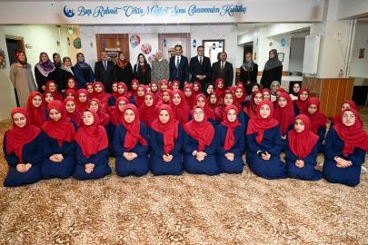 Kur’an kursu öğrencileriyle iftar yaptılar