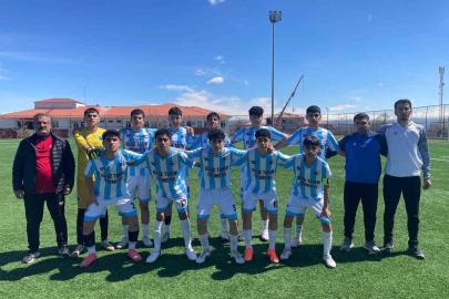 Muş Gençlerbirliği U-16’da bölge şampiyonu oldu