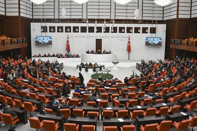 Sosyal medya ve doğum izni düzenlemesi Meclis'te