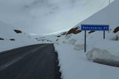 Türkiye’de kar rekoru: Kar kalınlığı 4 metreye yaklaştı