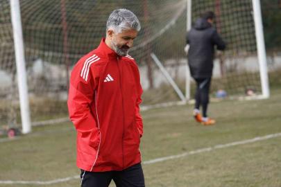 Yeşilyurtspor Teknik Direktörü Murat Yıldırım: "Takım henüz yüzde 60 seviyesinde"