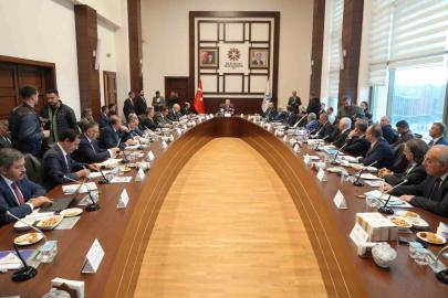 YÖK Başkanı Özvar: "Halktan kopuk, bulunduğu toplumun ihtiyaçlarını dikkate almayan bir üniversite anlayışı yok"