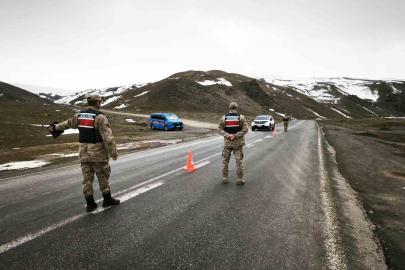 Ağrı’da huzur uygulamasında 21 aranan şahıs yakalandı