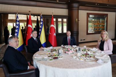 Cumhurbaşkanı Erdoğan'ın diplomasi trafiği sürüyor