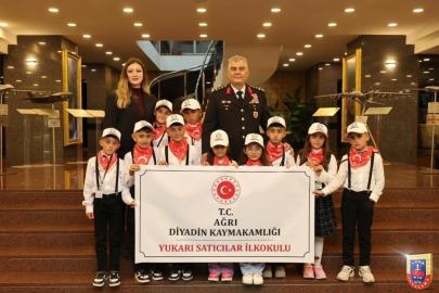 Diyadinli öğrenciye 23 Nisan’da unutulmaz görev
