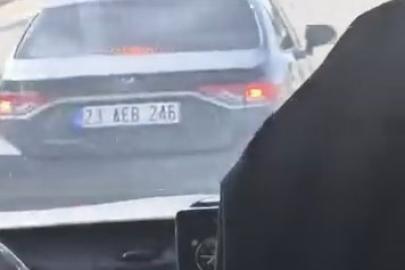 Elazığ’da maganda dehşeti: Otomobiliyle yolcu minibüsünü sıkıştırdı