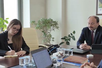 ETÜ Öğrencisi Gizem Nur Ünlü, Rektör Çakmak’ın yoğun çalışma gününe eşlik etti