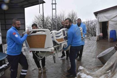 Evde bakım hastasına ortopedik yatak hediyesi