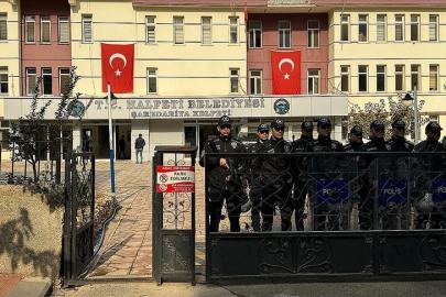 Halfeti Belediyesi'ne operasyon. Eski başkan dahil 47 gözaltı