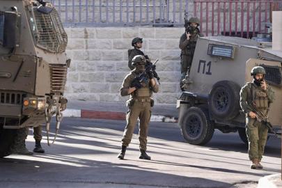 İşgalci İsrail'in Batı Şeria'daki saldırı ve baskınlarında 2 Filistinli yaralandı