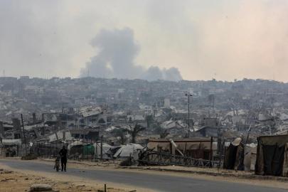 Katil İsrail, Gazze'de hastane yakınına saldırdı: 6 yaralı