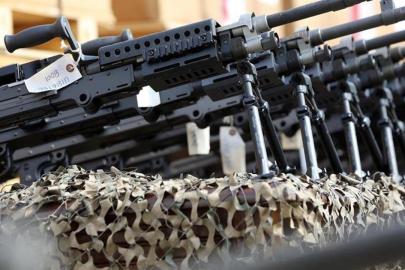 Küresel askeri harcamalar geçen yıl yaklaşık 2,9 trilyon dolarla rekor tazeledi