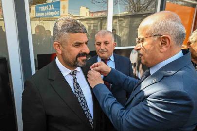 Malatya’da CHP’den istifa eden meclis üyesi AK Parti’ye katıldı