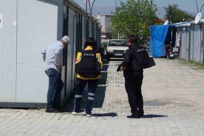 Malatya’da kendini konteynere kilitleyen genç polisi alarma geçirdi