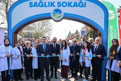 Sakarya’nın merkezine Sağlık Sokağı açıldı