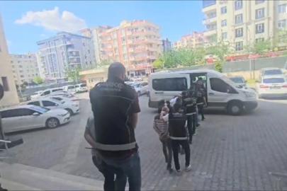 Şanlıurfa’da sokak satıcılarına operasyon: 13 tutuklama