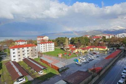 Tatvan’da gökkuşağı görsel şölen sundu