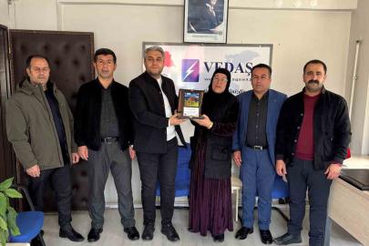VEDAŞ ekiplerine muhtarlardan anlamlı teşekkür