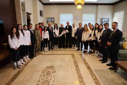 Yıldırım’dan Türkiye Şampiyonası’na katılacak voleybolculara tebrik