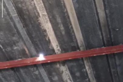 Yorgun mermiler evin damına isabet etti