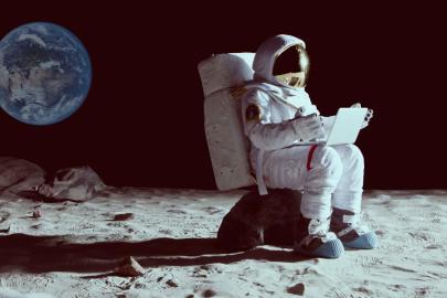 Artemis 2 astronotlarının en merak edilen gözlemi: Ay aslında hangi renk?