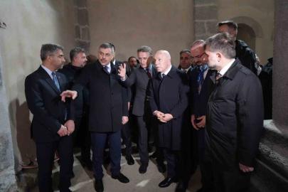 Bakan Çiftçi, Erzurum’da restorasyonu devam eden Fetih Camii’ni inceledi