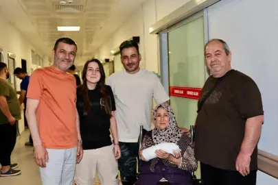 Başkan Çavuşoğlu’ndan mesaideki personel ve hastalara ziyaret