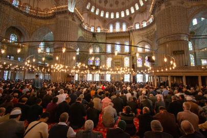 Bayram namazı nasıl kılınır, kaç rekat? Bayram namazı niyeti nasıl edilir? (Diyanet adım adım bayram namazı kılınışı)