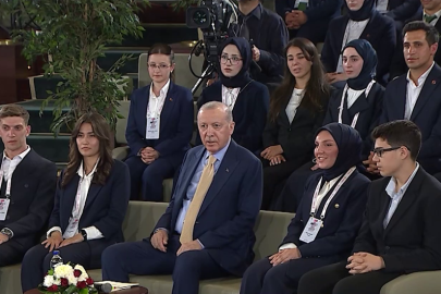 Beştepe'de gençlerle buluşma. Cumhurbaşkanı Erdoğan: Kardeşliğin olduğu bir ülke teslim etmeye çalışıyoruz
