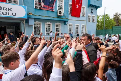 Bilecik'te Vali Sözer’den çocuklara anlamlı ziyaret