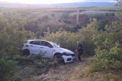 Bingöl’de otomobil şarampole yuvarlandı