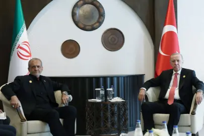 Cumhurbaşkanı Erdoğan, İranlı mevkidaşıyla görüştü