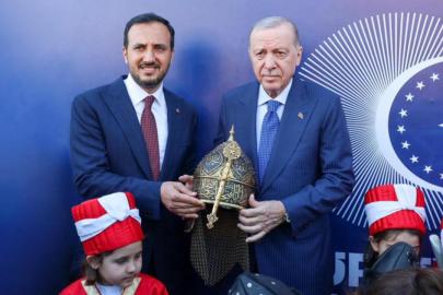Cumhurbaşkanı Erdoğan'a özel hazırlanan miğfer hediye edildi