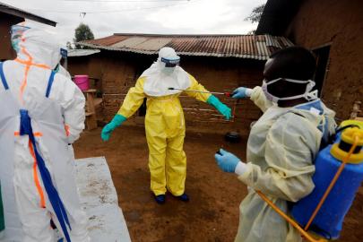 Ebola alarmı: Ölümcül salgın hakkında neler biliniyor?