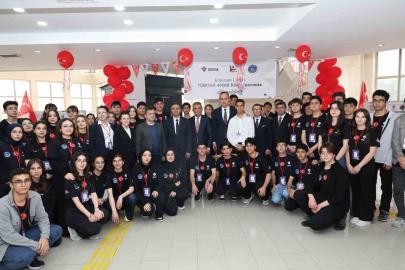 Gençlerin bilim yolculuğuna yakın ilgi