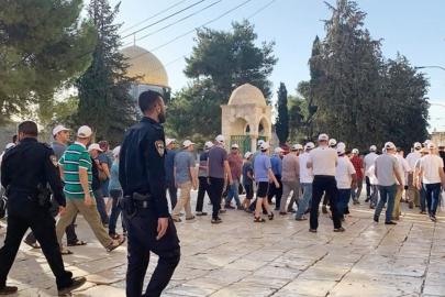 Glick öncülüğünde yüzlerce siyonist Mescid-i Aksa'ya baskın düzenledi