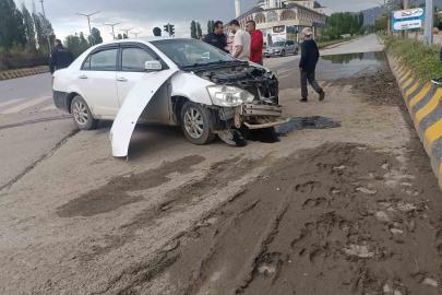 Hasköy’de hafriyat kamyonu ile otomobil çarpıştı: 1 yaralı
