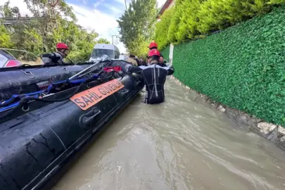 Hatay Defne'de su baskını! Mahsur kalan 20 vatandaş kurtarıldı