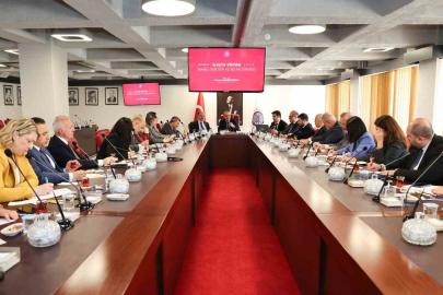 İlaç firmaları Atatürk Üniversitesinde bir araya geldi; Hedef: İlaçta Ar-Ge ve yerli üretim ile sağlıkta tam bağımsız Türkiye
