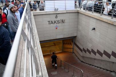 İstanbul'da bazı yollar ve Taksim metrosu kapatıldı