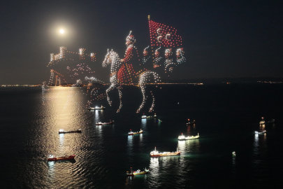 İstanbul'un fethinin 573. yıl dönümünde dronlu ışık gösterisi