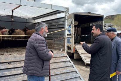 Kaymakam Tutal’dan Kurban Pazarı ziyareti